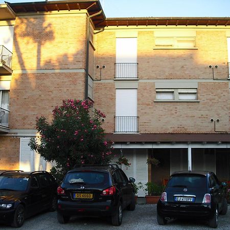 Hotel Garden Tirrenia Exterior photo