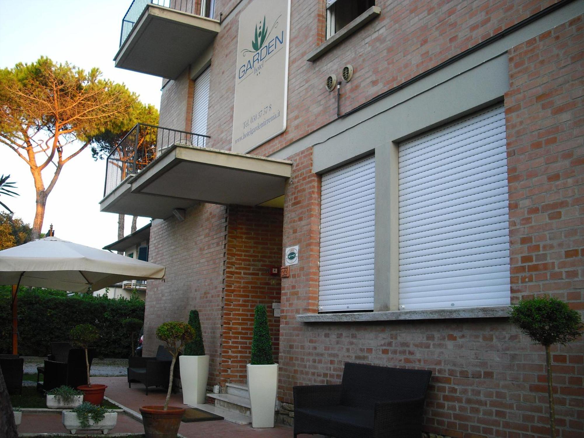 Hotel Garden Tirrenia Exterior photo